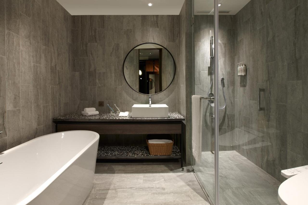 Hotel Cozzi Blu Zhongli Exterior foto Bathroom